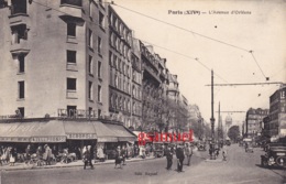PARIS XIV° Avenue D'ORLEANS à La PORTE Commerces CAFE L' ACROPOLE Sergent De Ville AUTOMOBILES - Arrondissement: 14