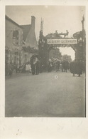 Léré  Comice Du 26 Aout 1928 Carte Photo  Gas Du Berry Gas Ben Nourri Arc De Triomphe - Lere