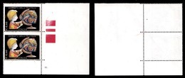 Repubblica - 2006 - 60 Cent Giornata Della Filatelia (2931) - Coppia Verticale Bordo Foglio Con Colori Spostati E Dentel - Autres & Non Classés