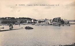 Paimpol       22        Loguivy. Le Port Et La Roche Des Douaniers     (voir Scan) - Paimpol