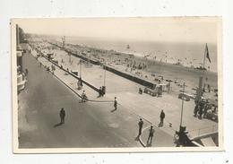 Cp, 44, LA BAULE SUR MER ,le Boulevard Et La Plage, Voyagée - Valmont