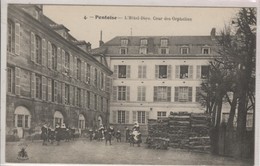 95- Val D'oise _Pontoise _ Hotel- Dieu ,cour Des Orphelins - Pontoise