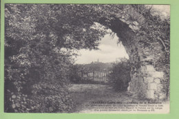 VARADES : Chateau De La Madeleine, Ruines De La Porte Ogivale. 2 Scans. Edition Chapeau - Varades