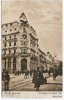 Granada. Entrada A La Gran Vía. Personas - Granada