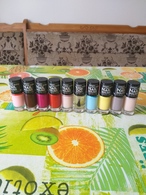 LOT VERNIS A ONGLES NAIL POLISH - 10 DIFFERENTS - Produits De Beauté