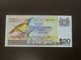VINTAGE ! SINGAPORE $20 BIRD SERIES PAPER MONEY BANKNOTE A/79-832910 (#51A) "A" Prefix - Singapour