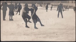 Cca 1920 Kerny István (1879-1963): Korcsolyázók, Pecséttel Jelzett Vintage Fotó, Egyik Sarkán Törésvonal, 10x18 Cm - Andere & Zonder Classificatie