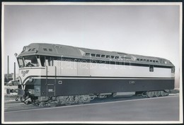 Cca 1962 VR Dr 13 Sorozatú Dízelmozdony, Retusált Fotó, 12×17 Cm / VR Class Dr13 Diesel Locomotive - Andere & Zonder Classificatie