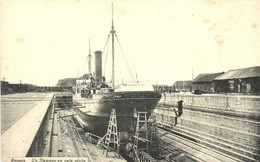 ** T2/T3 Antwerpen, Anvers; Un Steamer En Cale Séche / Steamship In Drydock (fl) - Ohne Zuordnung