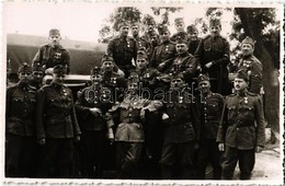 * T2 Honvédek Gépkocsival / Hungarian Soldiers With Automobile. Photo - Zonder Classificatie