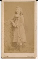 Photographie Ancienne CDV C.1880 Portrait D'une Jeune Fille Photographe VILLARD Quimper - Oud (voor 1900)