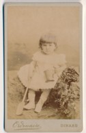 Photographie Ancienne CDV C.1880 Portrait D'une Jeune Fille Photographe Ordinaire Dinard - Oud (voor 1900)