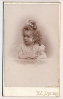Photographie Ancienne CDV C.1900 Portrait D'une Jeune Fille Photographe Damry Saint Malo Dinard - Oud (voor 1900)