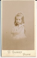 Photographie Ancienne CDV C.1900 Portrait D'une Jolie Jeune Fille Photographe Damry Saint Malo Dinard - Oud (voor 1900)