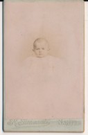 Photographie Ancienne CDV C.1880 Portrait D'un Jeune Garçon Bébé Photographe Guénault Nantes - Oud (voor 1900)