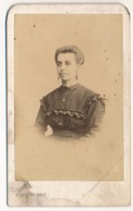 Photographie Ancienne XIXe CDV Portrait D'une Femme  Photographe POTTIER Saint Malo - Oud (voor 1900)