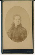 Photographie Ancienne XIXe CDV Portrait D'une Femme Photographe Ordinaire Dinard - Oud (voor 1900)