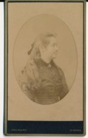 Photographie Ancienne XIXe CDV Portrait D'une Femme Photographe Ordinaire Dinard - Oud (voor 1900)