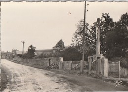 SAINT-JOUIN DE MARNES. - L'Arrivée Par La Route De Poitiers. Cliché Pas Courant - Saint Jouin De Marnes