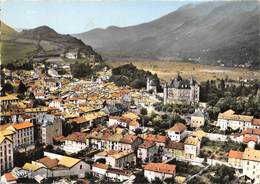 38-VIZILLE- VUE PANORAMIQUE AU CENTRE LE CHATEAU - Vizille