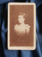 Photo CDV Sans Mention Photographe  Portrait Femme (Marie Vallier 1891) - L453 - Alte (vor 1900)