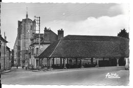 Delcampe - Place De La Halle Et L'église. (Voir Commentaires) - Seignelay