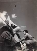 PHOTO AVIATION / AIR FRANCE "Orly, Mécaniciens Examinant L'avion Avant Son Décollage" - 1946-....: Era Moderna