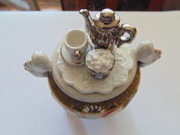 Fine Porcelain Satsuma Three Legs Vessel With One Leg Repaired - Bells