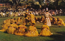 Danses Tahitiennes Du 14 Juillet  Vahiné - Polynésie Française