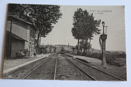 Vaux Sur Aubigny  Cpa  La Gare  Animee Dos Vert Train En Approche - Andere Gemeenten