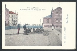 Delcampe - +++ CPA - Côte Belge - Métier - Pêcheur - Racomodage Des Filets De Pêche - Couleur 1902  // - Fischerei