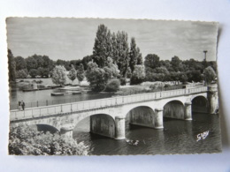 CPSM (49) Maine Et Loire - CHATEAUNEUF Sur SARTHE - Le Pont Sur La Sarthe - La Piscine - Chateauneuf Sur Sarthe