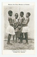 CP - MISSIONS Des PERES MARISTES En OCEANIE - ARCHIPEL Des SALOMON ENFANTS CONTEMPLANT LEUR PORTRAIT - Solomon Islands