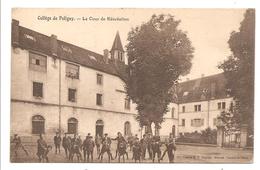 POLIGNY     ( Jura )  COLLÈGE  LA COUR DE RECRÉATION - Poligny