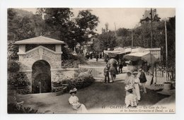 - CPA CHATEL-GUYON (63) - Un Coin Du Parc Et Les Sources Germaine Et Deval (belle Animation) - Editions Lévy N° 61 - - Châtel-Guyon