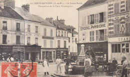 Delcampe - 77 / La Ferté Gaucher :  Place Montesqieu    ///  REF  AOUT. 19  //   BO.77 - La Ferte Gaucher