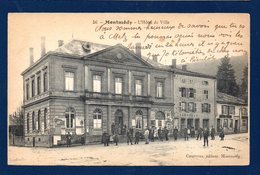 55. Montmédy. L' Hôtel De Ville. Boulangerie Blondeau. Militaires Et Passants. 1921 - Montmedy