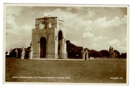Ref 1324 - 1934 Real Photo Postcard - War Memorial Victoria Park Leicester - Leicester