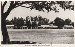 Carte Postale Ancienne De Gambie - Bathurst - Gambia - Secretariat Building - Gambia