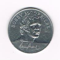 //  TOKEN BOBBY MOORE .CBE   ENGLAND WORLD CUP  SQUAD  MEXICO  1970 ESSO - Souvenir-Medaille (elongated Coins)