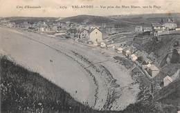 Pléneuf-Val-André         22            Vue Prise Des Murs Blancs Vers La Plage            (voir Scan) - Pléneuf-Val-André