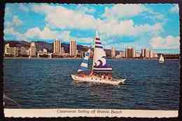 HAWAII Waikiki - Catamaran Sailing Off Waikiki Beach - Oahu  Vg - Oahu