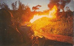 Guerre Du Viet-Nam - The Flame Thrower Thwarts Possible Ambush (Lance Flammes) Carte Non Circulée - Altre Guerre