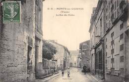 86-MONTS-SUR-GUESNES- LA RUE DES HALLES - Monts Sur Guesnes