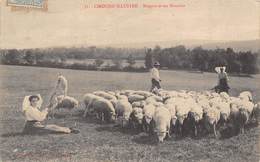 87-LIMOUSIN - BERGERE ET SES MOUTONS - Autres & Non Classés