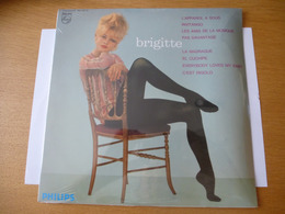 BRIGITTE BARDOT : "BRIGITTE"  -  Vinyl, 10", Album 33 T 25 Cm - Détails Sur Les 2 Scans - Verzameluitgaven