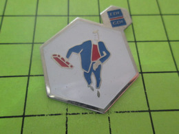 411a PINS PIN'S / Beau Et Rare : Thème EDF GDF / CADRE DYNAMIQUE AVEC ATTACHE CASE Les Folles 90's - EDF GDF