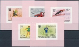 ** 1976 Téli Olimpia, Innsbruck Vágott Sor Blokk Formában Mi 506-510 - Other & Unclassified