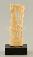 Egyiptomi Stílusú Faragott Csont Figura, Fa Talapzaton, M: 17 Cm - Andere & Zonder Classificatie