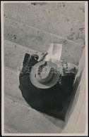 Cca 1932 Kinszki Imre (1901-1945) Budapesti Fotóművész Aláírt Vintage Alkotása (Felmondó Levél), 18,2x11,6 Cm - Autres & Non Classés